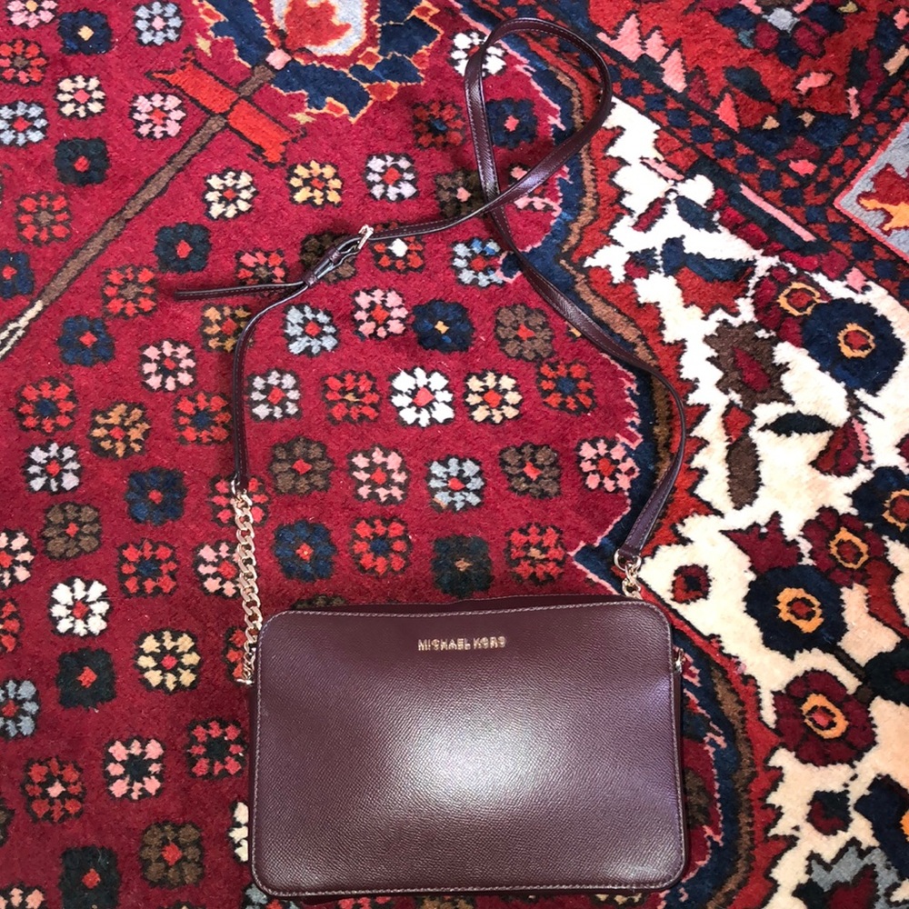 MICHAEL Michael Kors
Jet Set East West Crossgrain Leather Crossbody
